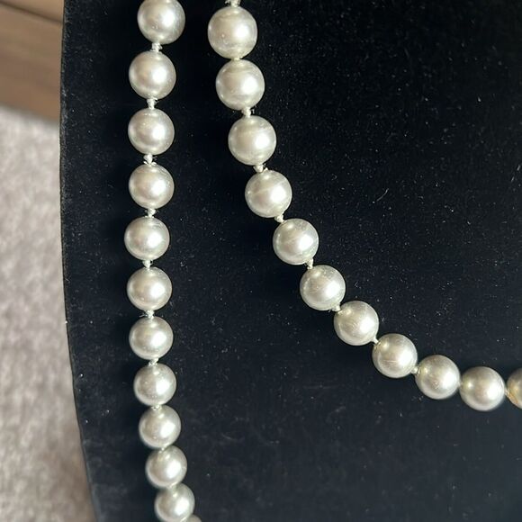 Vintage Monet Silver Pearl Necklace - Picture 2 of 6
